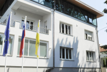 Direktor Sove predstavil materialne dokaze o obisku treh predstavnikov Black Cuba na sedežu SDS-a