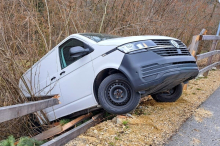 FF St. Michael und Leoben rückten zu Fahrzeugbergung aus