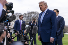 Trump: Lahko vodimo dialog, a ne želim prekinitve ognja. Hamenej trdi, da je 