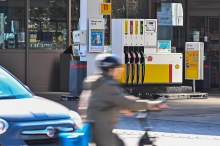 50 Cent teurer als zu Kriegsbeginn: Spritpreise legen stark zu: Dieselpreis klettert über 2,1 Euro 