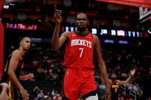 Durant ohranil Houston v boju za tretje mesto na Zahodu in se povsem približal Jordanu
