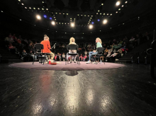 Od pripovedništva do poezije. Slutnja bodočnosti gre mimo nas.