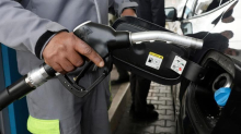 Benzina e gasolio di nuovo in rialzo. Già a rischio lo sconto del governo