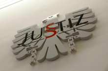 Mordversuch: 14 Jahre Haft für Schüsse und Hammerschläge gegen Schwager 