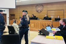 Klagenfurt: Psychose trieb Patientin dazu, ihre Pfleger zu würgen