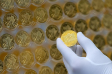 Fast 20 Prozent im Minus: Warum Gold so sehr an Glanz einbüßt