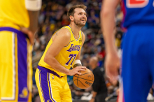 Detroit - LA Lakers 65:52 (polčas)