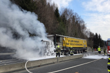 Lkw brannte auf der Tauernautobahn in Oberkärnten lichterloh 