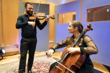 Godalno sozvočje dua Bogataj na 39. koncertu v Komornem studiu
