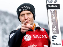 Lanišek in Prevc navdušila v vetrovnem kaosu, v ozadju neizprosen boj dveh Slovencev