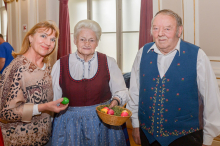 Bald kommt der Osterhase: Festliche Eröffnung des Ostermarktes im Rathaus