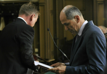 Janša od Mesca in Goloba zahteva preklic izjav o njem, sicer napoveduje tožbo