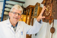 Zeitumstellung mit hunderten Uhren und einem heiseren Kuckuck