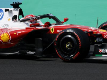 V Suzuki dve upanji, da se Mercedesova dirkača ne odpeljeta