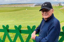 Umrl je James Tolkan, ameriški igralec iz filmov Top Gun in Nazaj v prihodnost