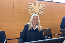 Raub, Kampfmesser, Folter: Richterin bestellt Psychiater für 15-Jährigen