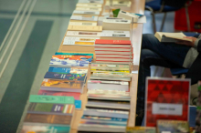 Vsemu smo KOSovel: Sejem akademske knjige letos v znamenju Kosovelove zapuščine