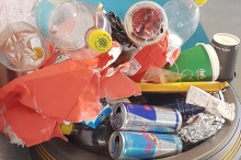 „Benzin in den Brand schütten“: Händler wettern gegen Plastikabgabe