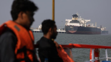 L’Iran tiene salda la presa su Hormuz. E intanto incassa con il petrolio