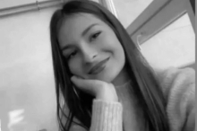 UMRLA ANELA (21) ZA KOJU SE MOLILA CELA SRBIJA, TRAGIČAN GUBITAK Iznenada pala u komu: Prijatelji i porodica se opraštaju potresnim rečima