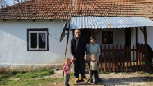 JEDINA MI  JE ŽELjA DA ŽIVIMO OD SVOG RADA: Petočlanoj porodici Vasić iz Jasenovika kod Novog Brda potrebna podrška dobrih ljudi