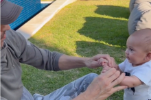 Video von Baby Romeo: Iglesias und Kournikova zeigen ihr Familienglück