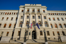 Vrhovno sodišče: Odločitev za ustavitev postopka zaradi vdora v RTV je bila napačna