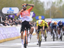 Boleč poraz van Aerta na belgijski klasiki, Ganna do zmage v zadnjih metrih #video