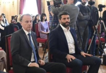 ĐOKIĆ ŠURUJE S VLAŠĆU KAD MU ODGOVARA: Dva lica rektora - ovako je sedeo uz rame Šapiću i zahvaljivao se vlasti, a onda poziva blokadere na nasilje?! (FOTO)