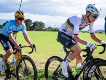 Veliki tekmec Pogačarja misli zelo resno: ujeli so ga s Slovencem #video