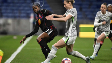 Frauenfußball: Drei späte Gegentore: Wolfsburg fliegt aus Champions League