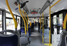 Med priporočili za blaženje krize tudi začasna uvedba brezplačnega javnega prevoza