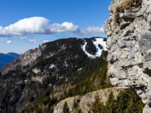 Na nebeško točko na robu planote Golte – Janezov bivak pod Javorco #video