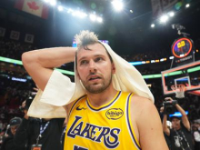 Upanje ostaja! To je edini način, na katerega Dončić kljub najnovejši poškodbi ostaja v igri za nagrade NBA.