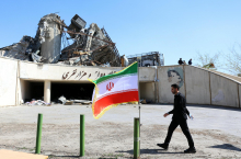 Nad Iranom sestreljeno ameriško bojno letalo, ameriška vojska naj bi rešila enega pilota