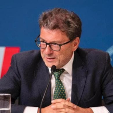 Giorgetti: “Sospendere il Patto di stabilità”. Ma Bruxelles lo gela