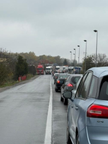Evo kakvo je stanje na graničnim prelazima i naplatnim stanicama: Savetuje se oprez svim vozačima