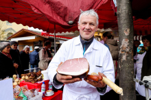 Kaiser-Josef-Markt: Am Karsamstag wurlt es noch einmal zwischen Kren und Osterkrainern