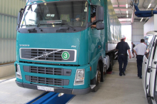 Tragischer Unfall: Südsteirerin (68) zwischen zwei Lkw eingeklemmt