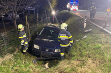Arnwiesen bei Gleisdorf: Pkw landete im Straßengraben – Lenker blieb unverletzt