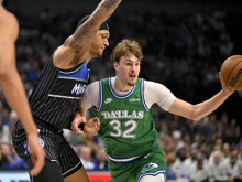 Nov poraz Dallasa, Flagg kot najmlajši presegel mejo 50 točk