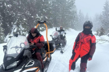 TEŠKO POVREĐEN U ZAVEJANOM SELU: Spasioci stigli do Milorada na Maloj Crnoj Gori - Durmitorac spasavao životinje pa jedva izvukao živu glavu