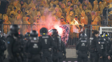 2. Fußball-Bundesliga: Dynamo-Fans stürmen Platz: Topspiel in Dresden unterbrochen