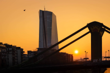 Wie geht‘s mit den Zinsen weiter?: Zu früh oder unausweichlich? Intensive Debatte über Zinserhöhung im April