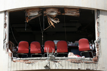 Rešili pogrešanega člana posadke ameriškega letala. Izrael želi napasti energetsko infrastrukturo.