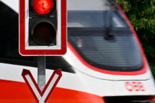 Zug erfasste Jugendliche: Zwei 17-Jährige waren auf Gleisen unterwegs