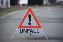 Zöbing: Auto kam beim Überholen auf der B68 von der Straße ab