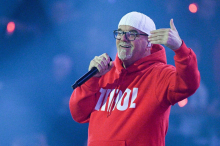 Neuerscheinung: „Anton aus Tirol“: Einer der Urväter schreibt Buch über den Superhit