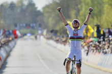 Tadej Pogačar po 12. zmago na spomenikih