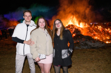 Die besten Fotos vom legendären Osterfeuer an der Alten Stadtgrenze